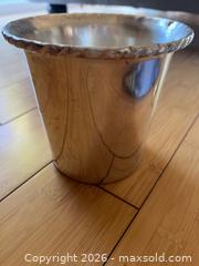 MaxSold Auction: Barware Vintage Stoppers Flask Ice Bucket and More! - Thousand Oaks (California, USA) PARTNER MANAGED Estate Sale Online Auction - Camino Roberto