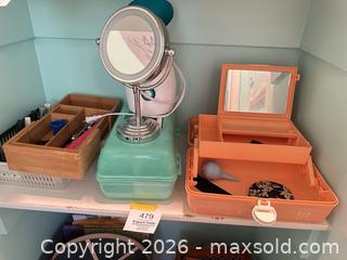 MaxSold Auction: Beauty Accessories and Two Caboodle Storage Sets - Thousand Oaks (California, USA) PARTNER MANAGED Estate Sale Online Auction - Camino Roberto