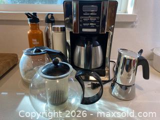 MaxSold Auction: Bialetti Espresso Maker. Mr. Coffee Pot & Carafes & To Go Drink Canisters - Thousand Oaks (California, USA) PARTNER MANAGED Estate Sale Online Auction - Camino Roberto