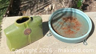 MaxSold Auction: Ceramic Green Vase & Plant Stand - Thousand Oaks (California, USA) PARTNER MANAGED Estate Sale Online Auction - Camino Roberto