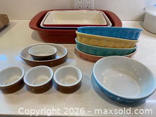 MaxSold Auction: Colorful Ceramic Bake Stoneware Collection  - Thousand Oaks (California, USA) PARTNER MANAGED Estate Sale Online Auction - Camino Roberto