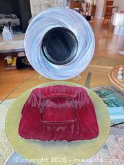 MaxSold Auction: Decorative Art Glass  - Thousand Oaks (California, USA) PARTNER MANAGED Estate Sale Online Auction - Camino Roberto