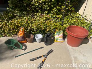 MaxSold Auction: Garden Supplies - Thousand Oaks (California, USA) PARTNER MANAGED Estate Sale Online Auction - Camino Roberto