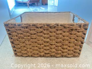 MaxSold Auction: Laundry and Decorative Baskets - Thousand Oaks (California, USA) PARTNER MANAGED Estate Sale Online Auction - Camino Roberto