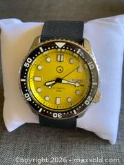 MaxSold Auction: Long Island Dive Watch - Thousand Oaks (California, USA) PARTNER MANAGED Estate Sale Online Auction - Camino Roberto