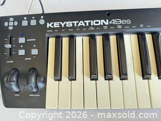 MaxSold Auction: M-Audio Keystation 49es Keyboard  - Thousand Oaks (California, USA) PARTNER MANAGED Estate Sale Online Auction - Camino Roberto