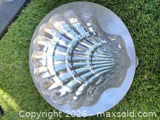 MaxSold Auction: Nordicware Bundt Pans & More! - Thousand Oaks (California, USA) PARTNER MANAGED Estate Sale Online Auction - Camino Roberto
