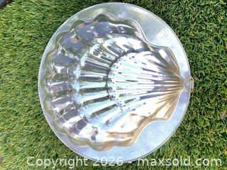 MaxSold Auction: Nordicware Bundt Pans & More! - Thousand Oaks (California, USA) PARTNER MANAGED Estate Sale Online Auction - Camino Roberto