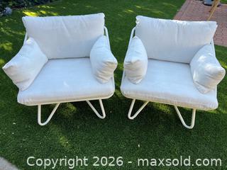 MaxSold Auction: Novogratz Poolside Gossip Teddi Outdoor Lounge Chairs - Thousand Oaks (California, USA) PARTNER MANAGED Estate Sale Online Auction - Camino Roberto
