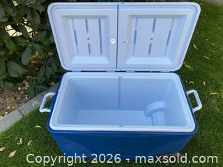 MaxSold Auction: Rubbermaid Blue Wheeled Cooler - Thousand Oaks (California, USA) PARTNER MANAGED Estate Sale Online Auction - Camino Roberto