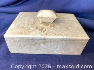 MaxSold Auction: Stone Trinket Boxes  - Thousand Oaks (California, USA) PARTNER MANAGED Estate Sale Online Auction - Camino Roberto