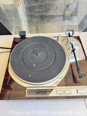 MaxSold Auction: Victor Record Player QL-Y33F - Thousand Oaks (California, USA) PARTNER MANAGED Estate Sale Online Auction - Camino Roberto