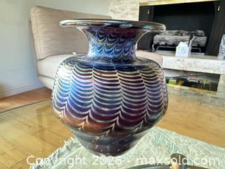 MaxSold Auction: Vijntage Art Glass Vase Signed 1980 - Thousand Oaks (California, USA) PARTNER MANAGED Estate Sale Online Auction - Camino Roberto