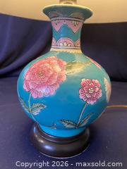 MaxSold Auction: Vintage Asian Inspired Porcelain Lamp - Thousand Oaks (California, USA) PARTNER MANAGED Estate Sale Online Auction - Camino Roberto