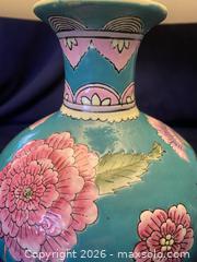 MaxSold Auction: Vintage Asian Inspired Porcelain Lamp - Thousand Oaks (California, USA) PARTNER MANAGED Estate Sale Online Auction - Camino Roberto