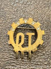 MaxSold Auction: Vintage Association Pins Gold and More  - Thousand Oaks (California, USA) PARTNER MANAGED Estate Sale Online Auction - Camino Roberto
