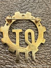 MaxSold Auction: Vintage Association Pins Gold and More  - Thousand Oaks (California, USA) PARTNER MANAGED Estate Sale Online Auction - Camino Roberto