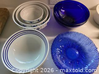 MaxSold Auction: Vintage Blue & White Ceramic & Glass Bowls  - Thousand Oaks (California, USA) PARTNER MANAGED Estate Sale Online Auction - Camino Roberto