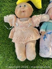 MaxSold Auction: Vintage Dolls and More  - Thousand Oaks (California, USA) PARTNER MANAGED Estate Sale Online Auction - Camino Roberto