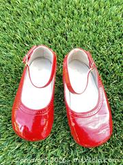 MaxSold Auction: Vintage Girls Clothing- Including Cute Mickey Mouse Hat! - Thousand Oaks (California, USA) PARTNER MANAGED Estate Sale Online Auction - Camino Roberto