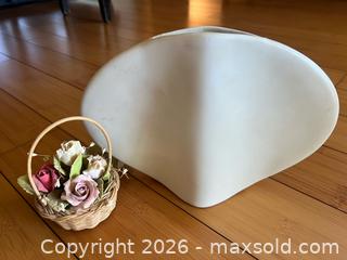 MaxSold Auction: Vintage Japanese Mikasa Vase and Flower Basket - Thousand Oaks (California, USA) PARTNER MANAGED Estate Sale Online Auction - Camino Roberto