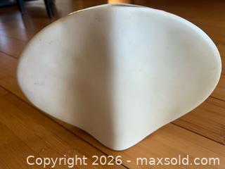 MaxSold Auction: Vintage Japanese Mikasa Vase and Flower Basket - Thousand Oaks (California, USA) PARTNER MANAGED Estate Sale Online Auction - Camino Roberto