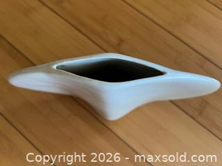 MaxSold Auction: Vintage Japanese Mikasa Vase and Flower Basket - Thousand Oaks (California, USA) PARTNER MANAGED Estate Sale Online Auction - Camino Roberto