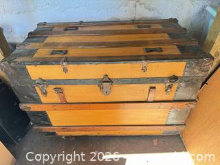 MaxSold Auction: Vintage Large Rolling Trunk  - Thousand Oaks (California, USA) PARTNER MANAGED Estate Sale Online Auction - Camino Roberto