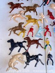 MaxSold Auction: Vintage Roy Rogers Double R Bar Ranch Toy Set - Thousand Oaks (California, USA) PARTNER MANAGED Estate Sale Online Auction - Camino Roberto