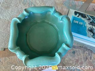 MaxSold Auction: Vintage Stangl Pottery Dish - Thousand Oaks (California, USA) PARTNER MANAGED Estate Sale Online Auction - Camino Roberto