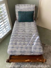 MaxSold Auction: Vintage Style Chaise Lounge - Thousand Oaks (California, USA) PARTNER MANAGED Estate Sale Online Auction - Camino Roberto