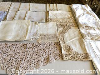 MaxSold Auction: Vintage Table Linens Lace and Embroidered Napkins and More - Thousand Oaks (California, USA) PARTNER MANAGED Estate Sale Online Auction - Camino Roberto