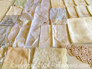 MaxSold Auction: Vintage Table Linens Lace and Embroidered Napkins and More - Thousand Oaks (California, USA) PARTNER MANAGED Estate Sale Online Auction - Camino Roberto