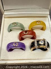 MaxSold Auction: Vintage Women’s Interchangeable Rings Set Jade and More - Thousand Oaks (California, USA) PARTNER MANAGED Estate Sale Online Auction - Camino Roberto