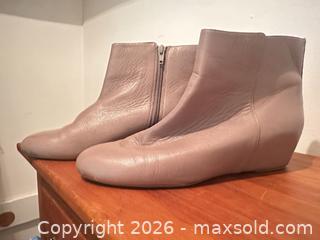MaxSold Auction: Vintage Women’s Shoes Size 7 and 7.5 - Thousand Oaks (California, USA) PARTNER MANAGED Estate Sale Online Auction - Camino Roberto