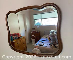 MaxSold Auction: Vintage Wood Wall Mirror 30”x26” - Thousand Oaks (California, USA) PARTNER MANAGED Estate Sale Online Auction - Camino Roberto