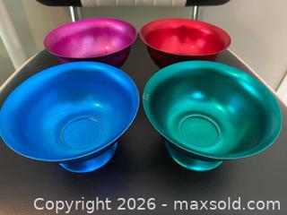 MaxSold Auction: VTG Anodized Aluminum Colorful Bowls  - Thousand Oaks (California, USA) PARTNER MANAGED Estate Sale Online Auction - Camino Roberto