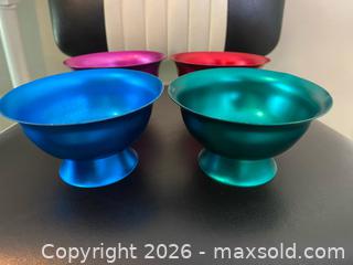 MaxSold Auction: VTG Anodized Aluminum Colorful Bowls  - Thousand Oaks (California, USA) PARTNER MANAGED Estate Sale Online Auction - Camino Roberto