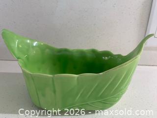 MaxSold Auction: VTG Shawnee USA 439 Ceramic Bowl - Thousand Oaks (California, USA) PARTNER MANAGED Estate Sale Online Auction - Camino Roberto