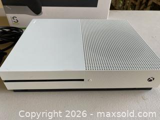 MaxSold Auction: XBOX S Series & Games - Thousand Oaks (California, USA) PARTNER MANAGED Estate Sale Online Auction - Camino Roberto