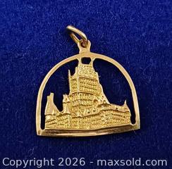 MaxSold Auction: 14K Gold Pendant Marked  - Toronto (Ontario, Canada) PARTNER MANAGED Reseller Online Auction - Queen Street West