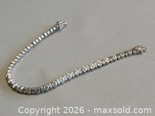 MaxSold Auction: 925 Silver Bracelet with Crystal Glass Bracelet Marked  - Toronto (Ontario, Canada) PARTNER MANAGED Reseller Online Auction - Queen Street West
