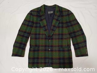 MaxSold Auction: Boss Hugo Boss Easy Line 100% Wool Plaid Sport Coat Blazer - Toronto (Ontario, Canada) PARTNER MANAGED Reseller Online Auction - Queen Street West