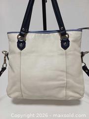 MaxSold Auction: Coach DAISY Spectator Leather Mia Crossbody Shoulder Handbag F23911 - Toronto (Ontario, Canada) PARTNER MANAGED Reseller Online Auction - Queen Street West