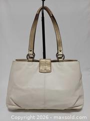 MaxSold Auction: Coach Soho East West Leather Carryall Shoulder Handbag F18751 - Toronto (Ontario, Canada) PARTNER MANAGED Reseller Online Auction - Queen Street West