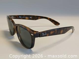 MaxSold Auction: Ray Ban Wayfarer Classic Sunglasses RB2132 - Toronto (Ontario, Canada) PARTNER MANAGED Reseller Online Auction - Queen Street West
