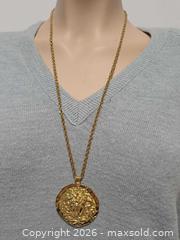 MaxSold Auction: Vintage 70's SPHINX Medusa Gold Tone Pendant Necklace  - Toronto (Ontario, Canada) PARTNER MANAGED Reseller Online Auction - Queen Street West
