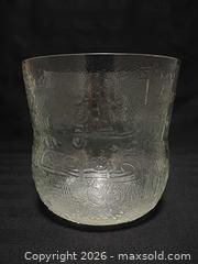 MaxSold Auction: Vintage Arabia Iittala Finland OIVA TOIKKA Fauna Glass Bowl - Toronto (Ontario, Canada) PARTNER MANAGED Reseller Online Auction - Queen Street West