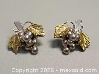 MaxSold Auction: Vintage Mexico Taxco 925 Silver & Brass Grapes Cluster Earrings  - Toronto (Ontario, Canada) PARTNER MANAGED Reseller Online Auction - Queen Street West