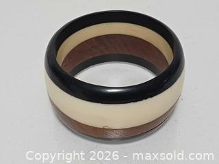 MaxSold Auction: Vintage Retro Wood Resin Stripes Bangle Bracelet  - Toronto (Ontario, Canada) PARTNER MANAGED Reseller Online Auction - Queen Street West